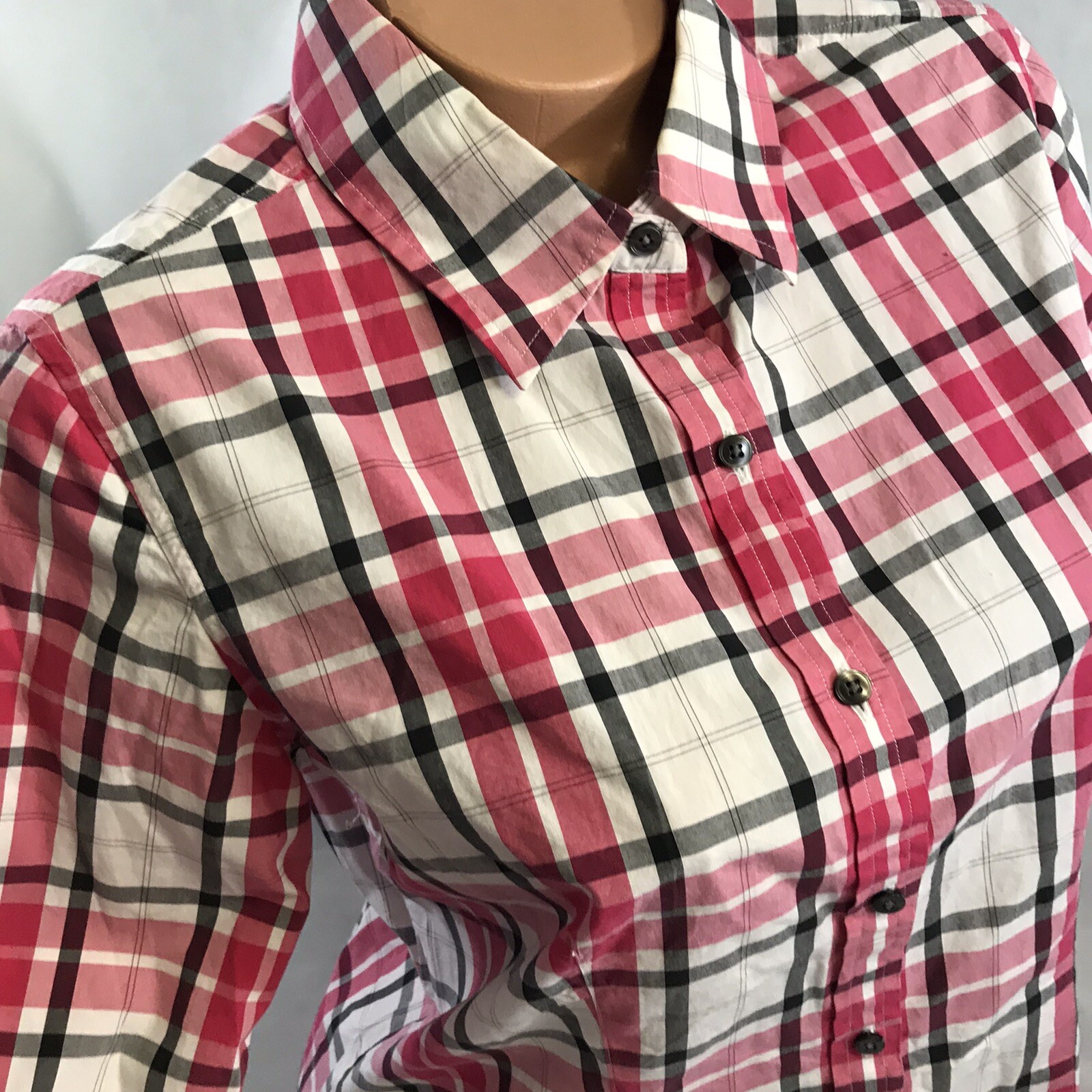 Pendleton Woman’s Medium Fitted Button Front Shir… - image 1