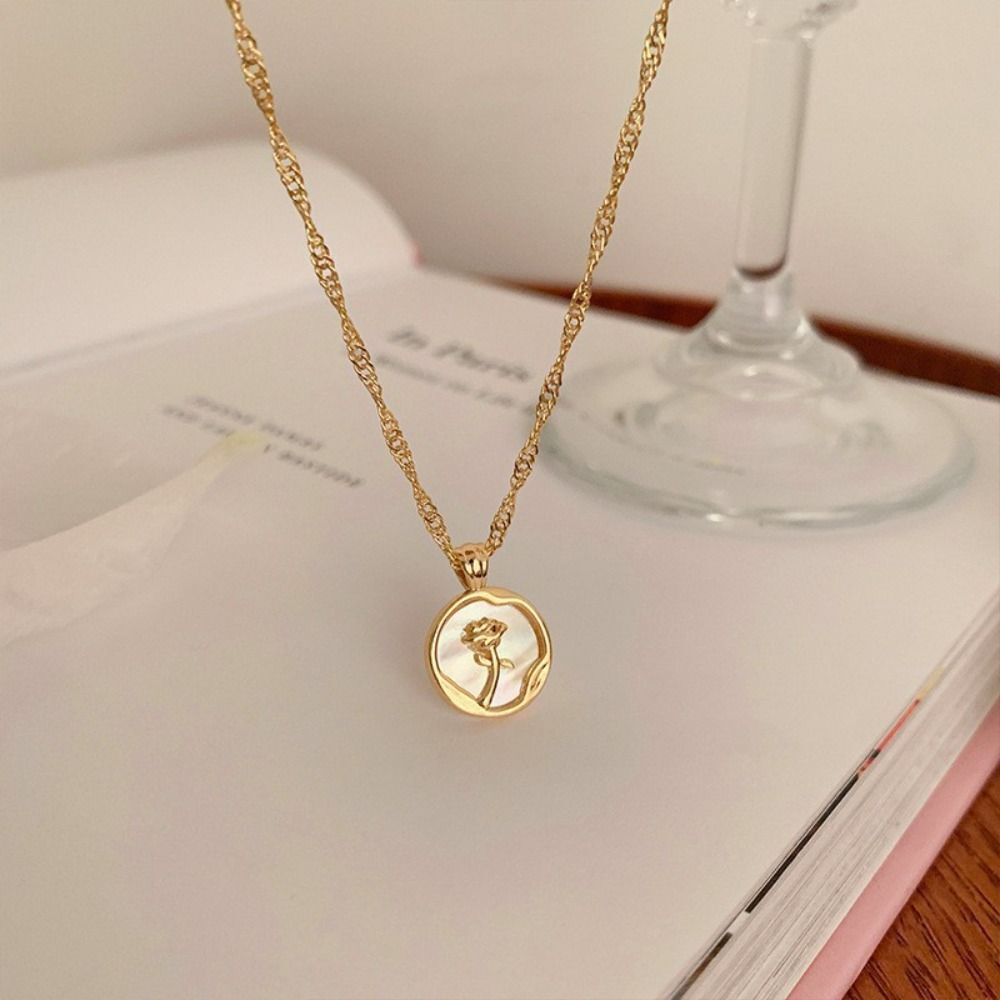 Small Group Pendant Necklace High Sense Chain Necklace Banquet Party