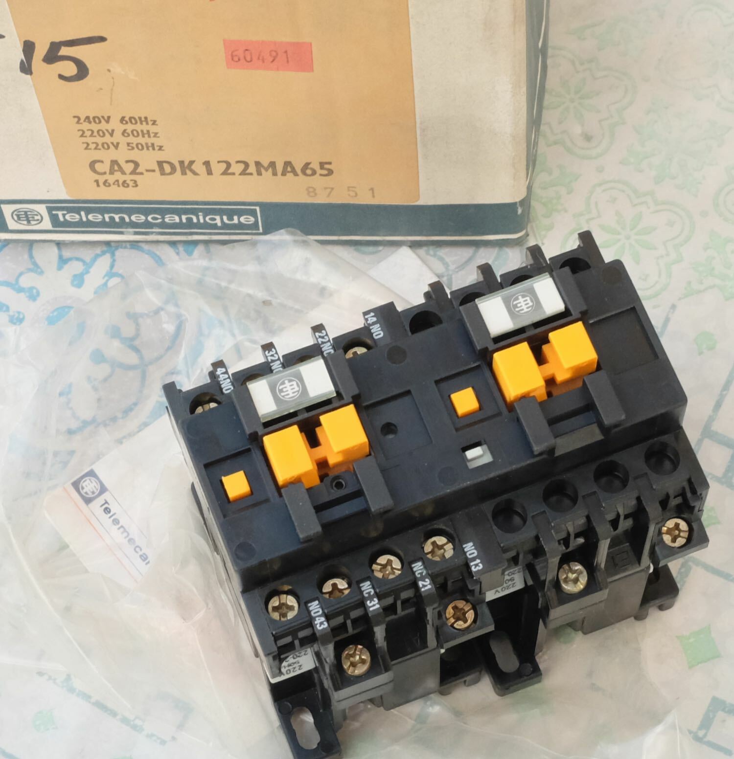 Contacteur Telemecanique CA2-DK122MA35 220V 240V 50Hz relais CA2-DL122.A65 rail DIN