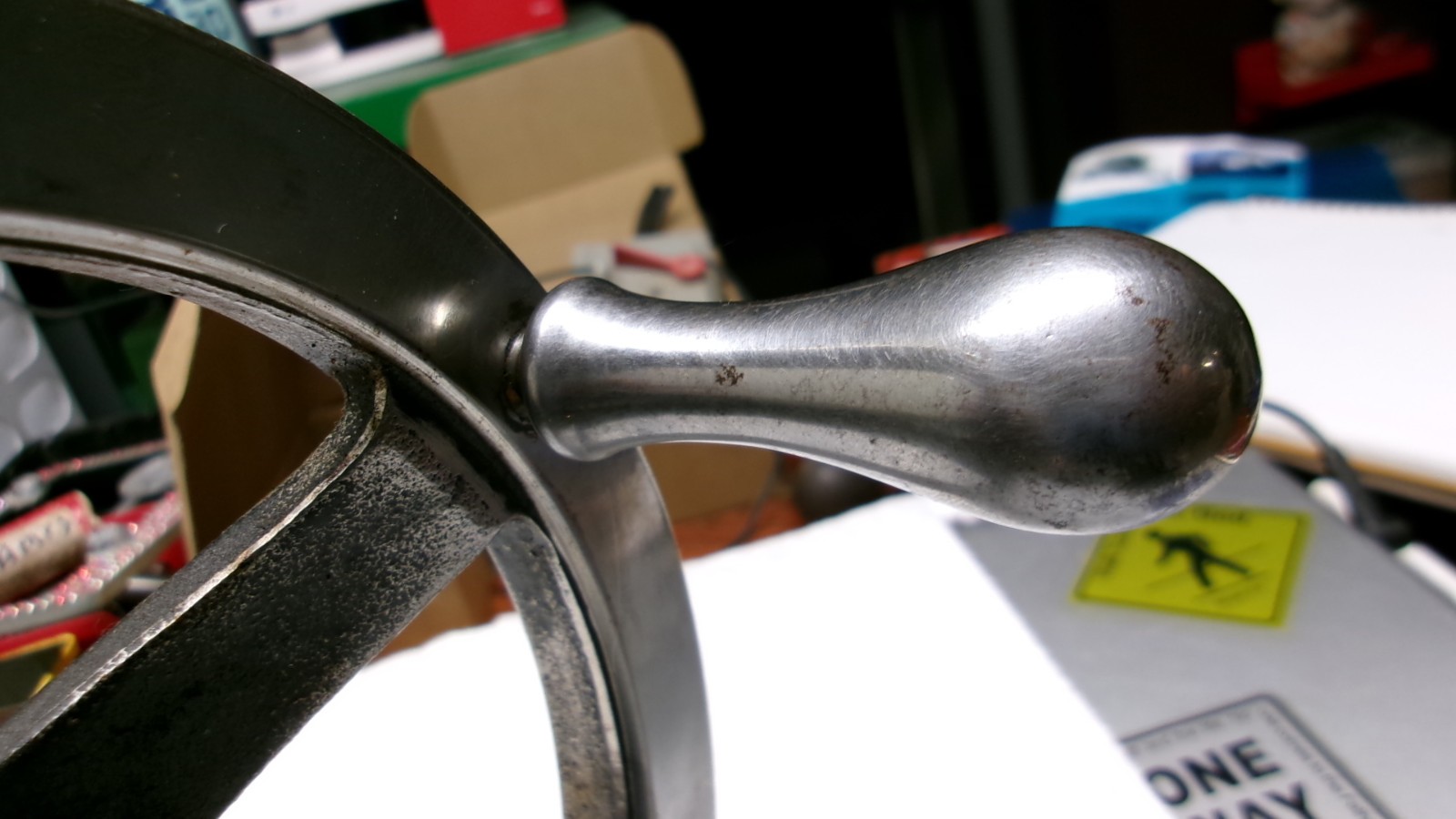 HARIG 612 SURFACE GRINDER TABLE HANDWHEEL