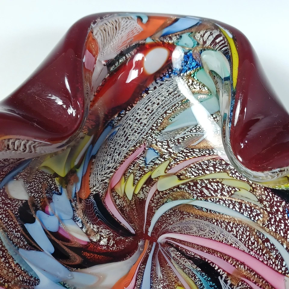 AVEM Murano Zanfirico Bizantino / Tutti Frutti Red Glass Tricorn Bowl - Image 4 of 4