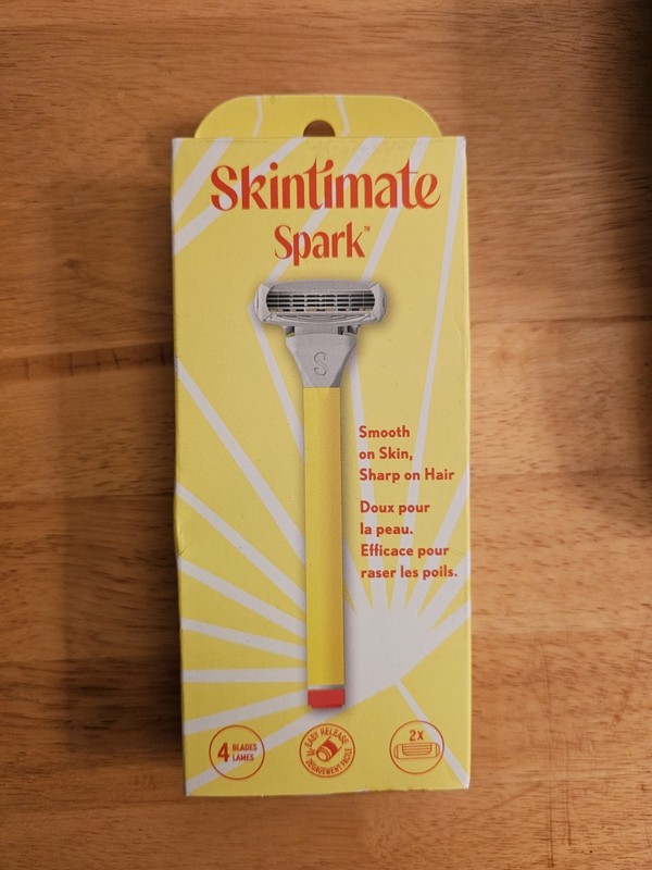 Skintimate Spark Women's 4-Blade Cartridge Razor 1 Cartridge Pivoting Yellow