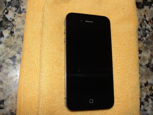 Apple Iphone 4 Black 8GB Model A1332; MD127LL/A; (UNLOCKED) - Picture 3 of 14