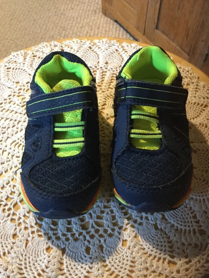 Zapatos deportivos Champion C9 usados. Infantil niño talla 5. Azul marino, verde, naranja. Foto 4 de 4