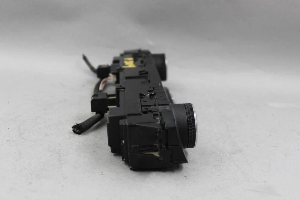 Control de temperatura frontal ID 55900-0E600 20-23 TOYOTA HIGHLANDER OEM #39170 Foto 4 de 4