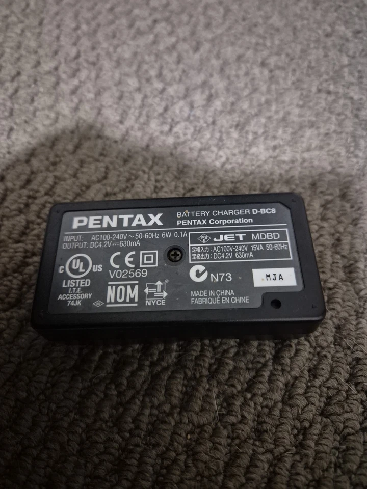 GENUINE PENTAX Battery Charger D-BC8 Untested - Image 2 of 2