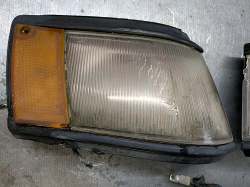 Toyota Corolla AE86 Levin 1983-87 Side / Corner Lights - Picture 4 of 12