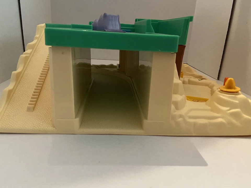 Juego de colección Fisher Price Little People Zoo 916 con animales, personas, comida 1984 Foto 3 de 4