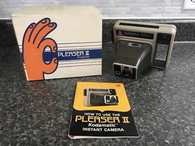 Vintage Kodak Kodamatic Pleaser II Instant Film Camera w/ Box  Instructions