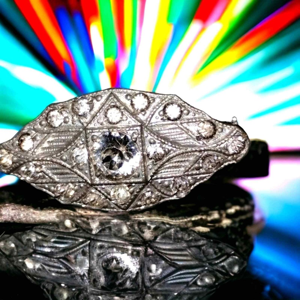 Vintage 1950s silver rhinestone brooch in gorgeous retro style