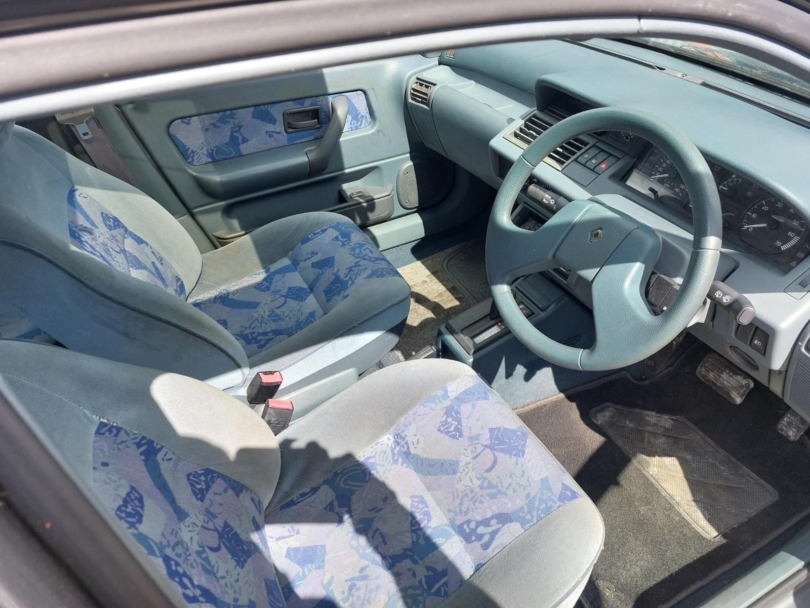 Image 7 - Renault Clio Mk1 - 29K Miles - Spares or Repair