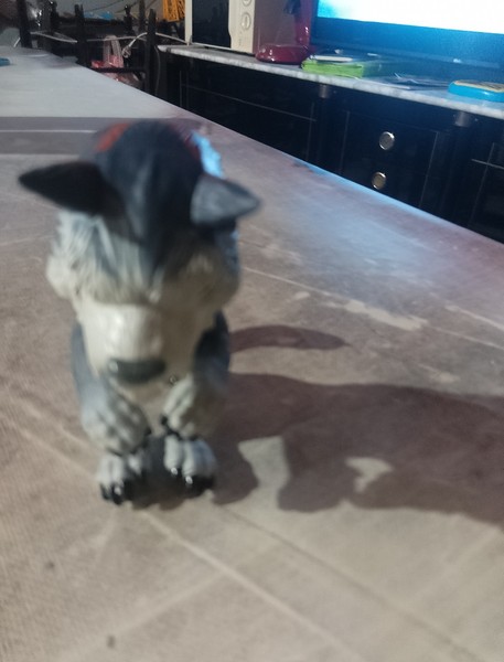 juguete de lobo interactivo y dormilon