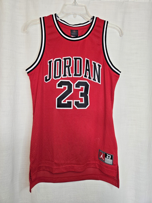 Michael Jordan Basketball Jersey #23 Red Boys Size Large 95A773