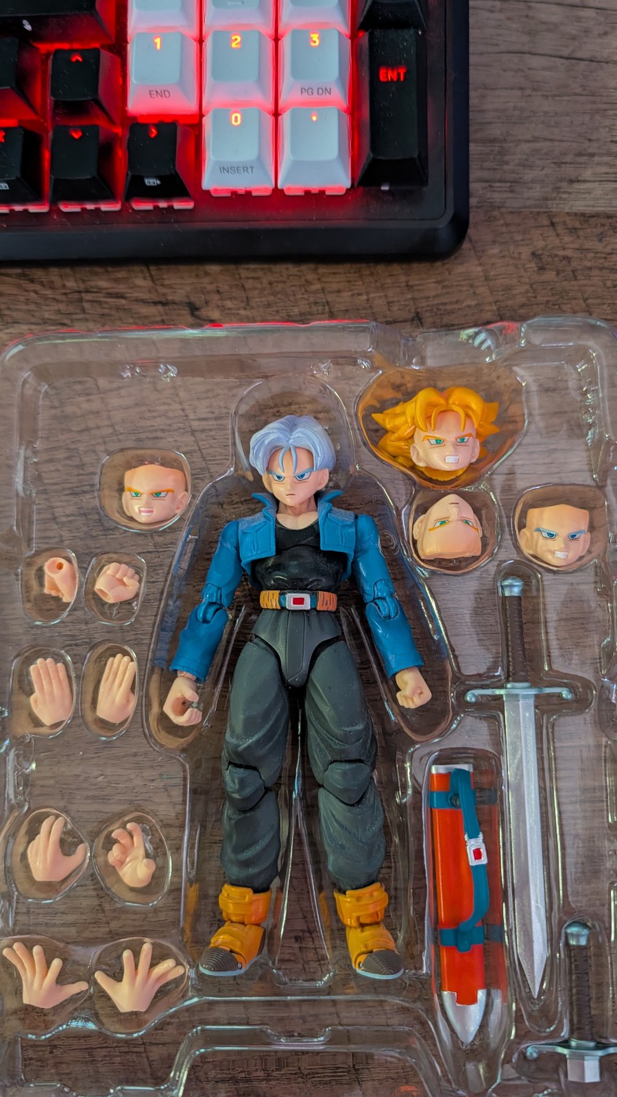 Bandai Tamashii Nations SH Figuarts Dragon Ball Z Trunks Premium Color Edition