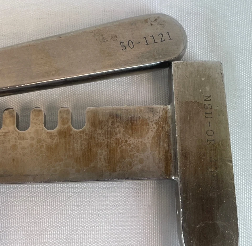 Juego de retractores de hemilaminectomía de valina Codman 50-1121 con 6 cuchillas y 4 tuercas Neuro Foto 2 de 4