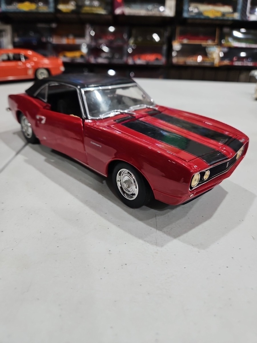 Maisto 1967 Chevrolet Camaro Z/28 Die-Cast Metal Car 1:18 Rough