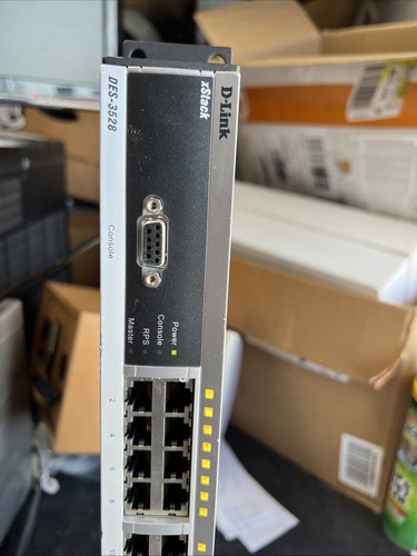 D-Link DES-3528 28-Port Ethernet Switch - Picture 2 of 9