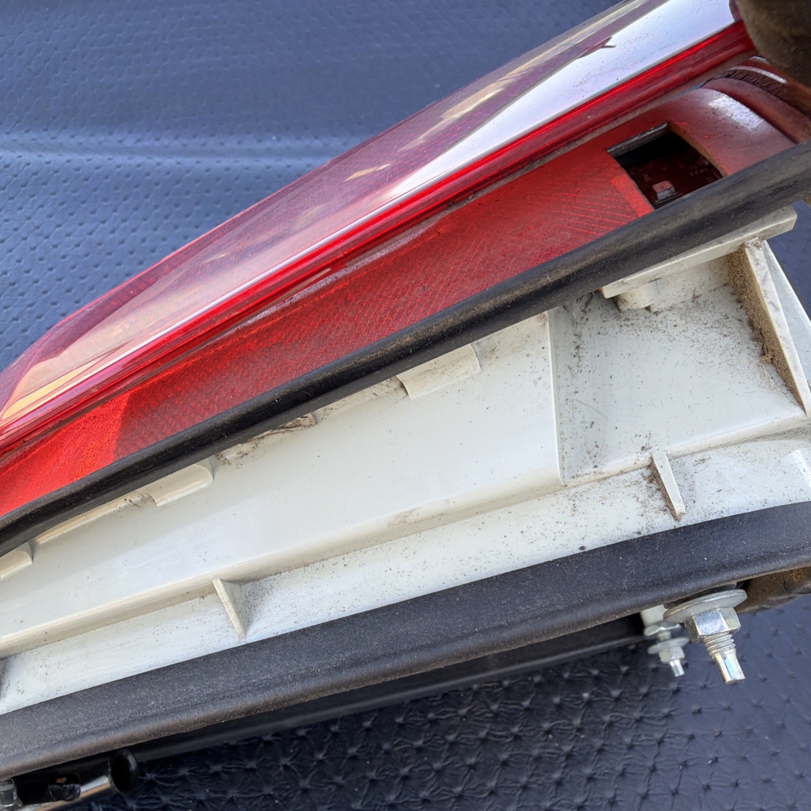 09-13 Maserati Quattroporte M139 Left Side LED Tail Light Lamp 208579 OEM