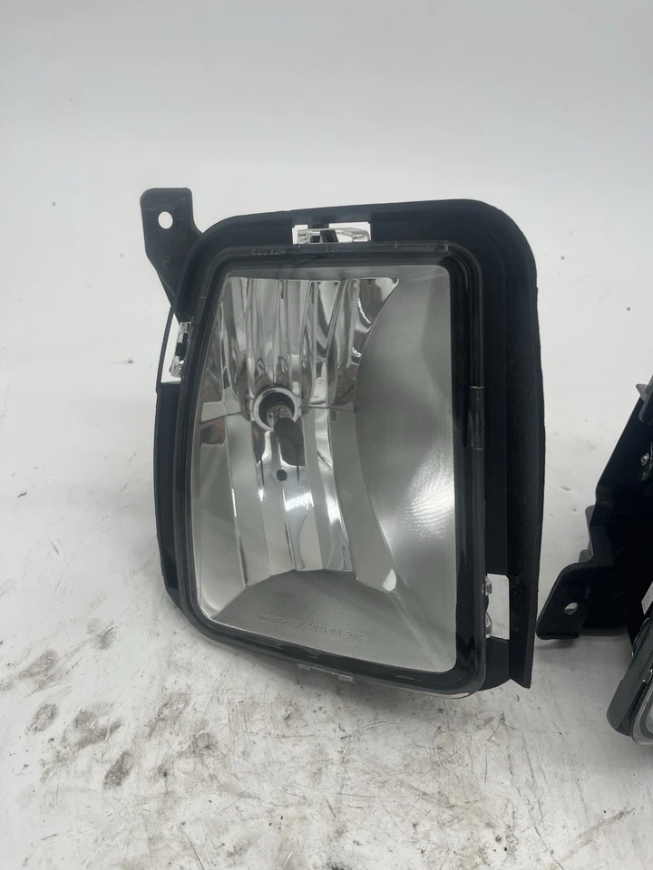 OEM Mopar Ram 68104820AF 68104821AF Front Fog Light Lamp Pair 2013-24 1500 - Image 2 of 4