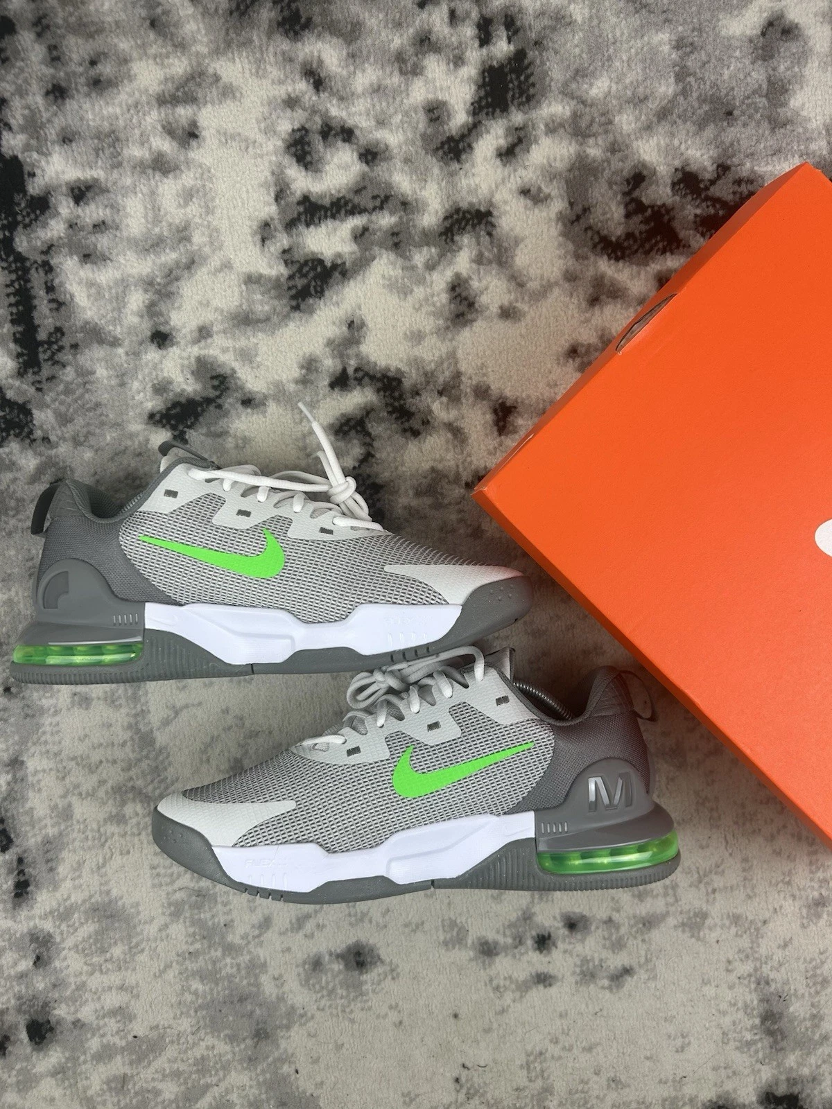 NIKE NK Air Max Alpha Trainer 5 'White Flat Peltro Green Strike' UK 8 DM0829 009