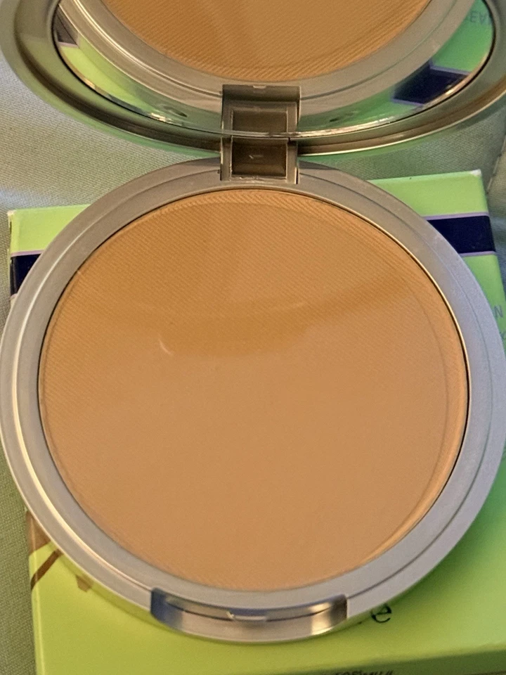 Sue Devitt Triple Seed Pressed Powder - Image 2 of 4