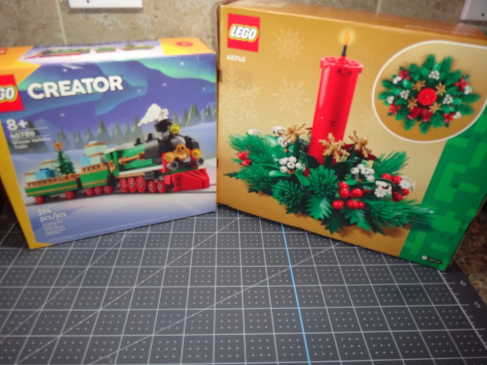 Lego 40700 & 40743 Holidays LEGO LOT OF 2 - Image 2 of 3
