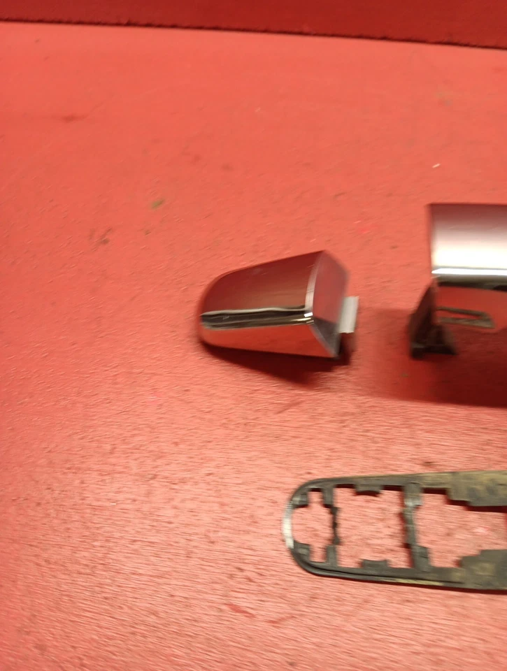 2007-2017 GM Multi Vehicle Right Front Exterior Door Handle Chrome 22867272 - Image 2 of 4