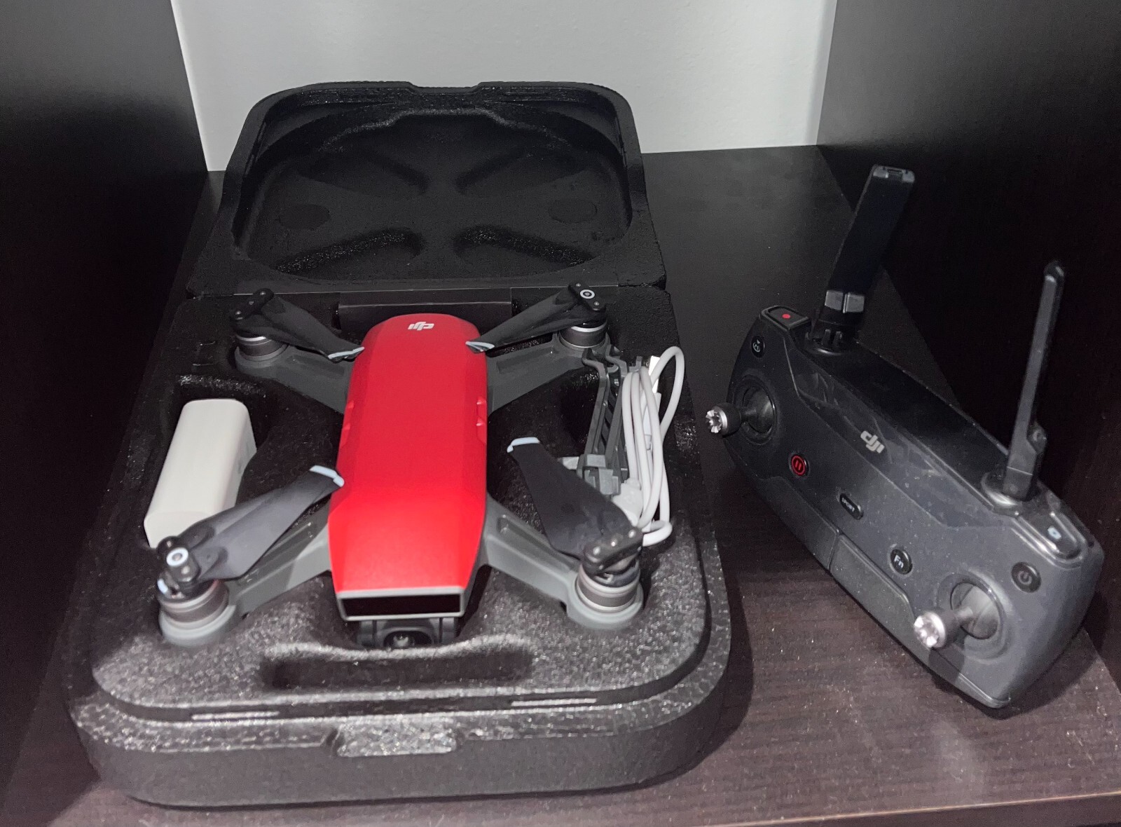 DJI Spark FHD Camera Drone - Remote Controller/Charger/Case/Battery-image