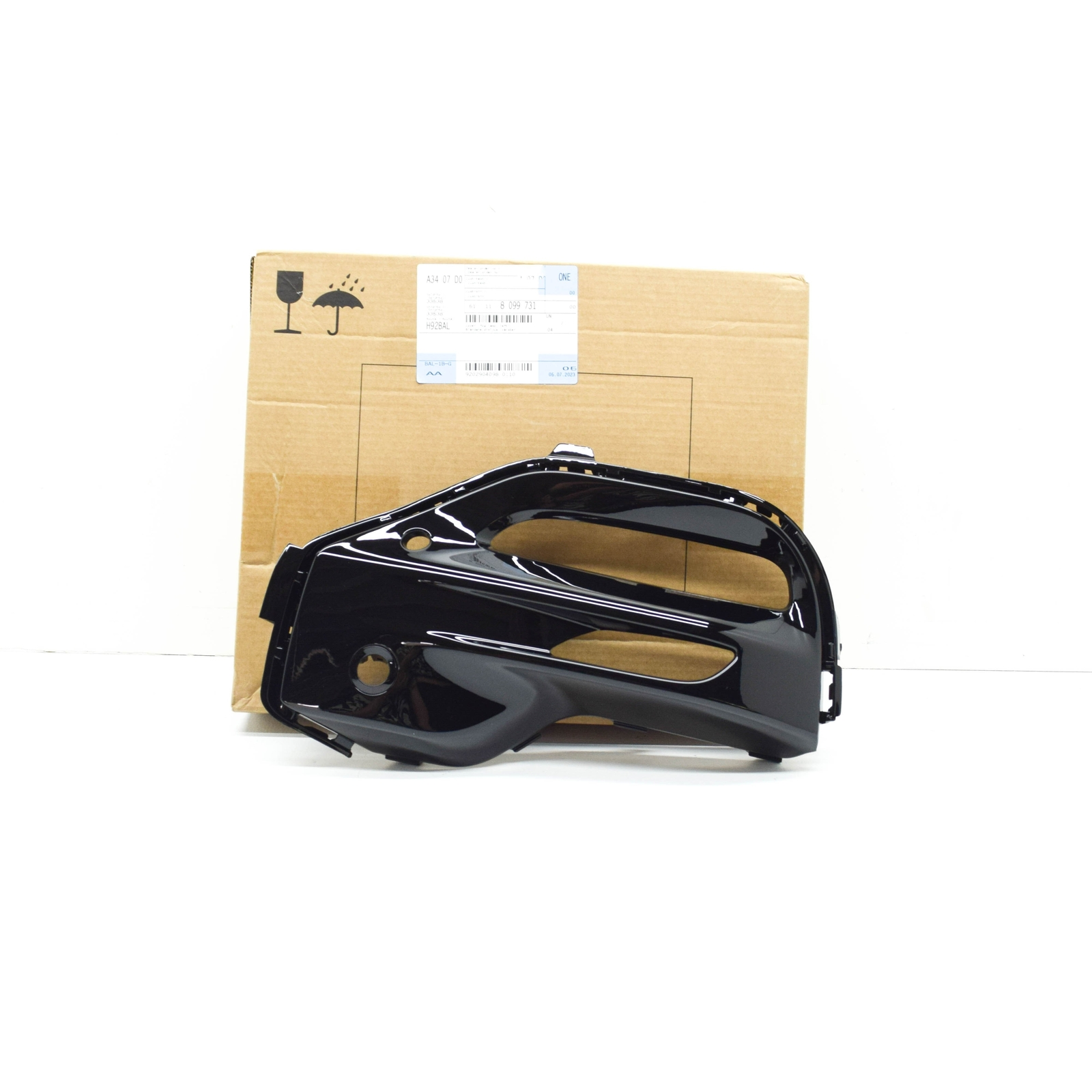 NEW BMW X5 G05 M FRONT LEFT FOG LIGHT GRILLE 51118099731 ORIGINAL