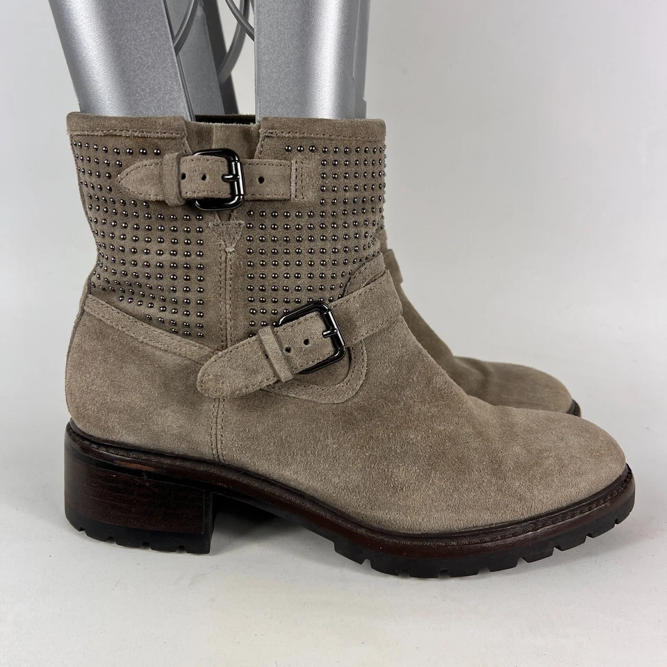 Coach Gates Mujer Talla 7.5 Gris Taupe Gamuza Bronce Tachuelas Botines Moto Foto 2 de 4