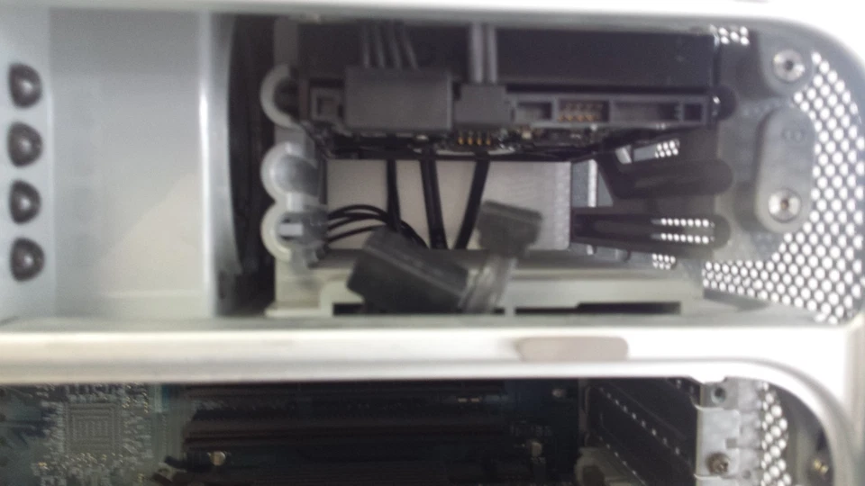 Apple Power Mac G5 1.8GHz  DP PowerPC Dual CPU - Image 4 of 4