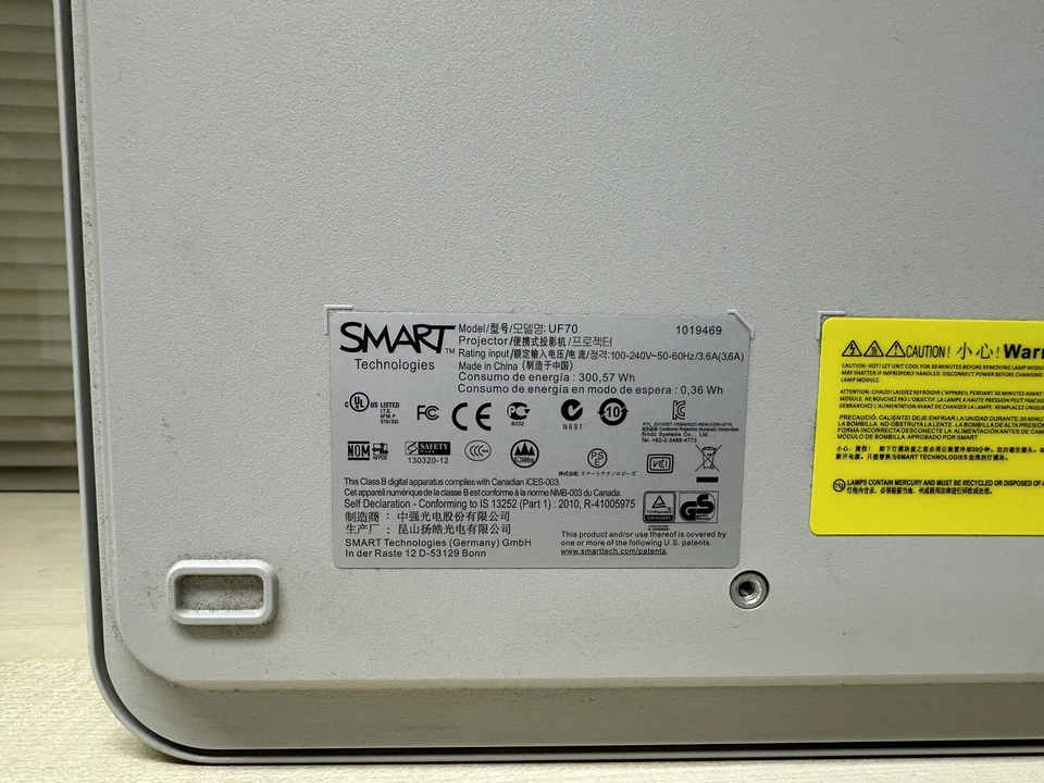 SMART UF70 Ultra Short-Throw DLP Projector UNTESED Powers on Needs Remote - Image 4 of 4