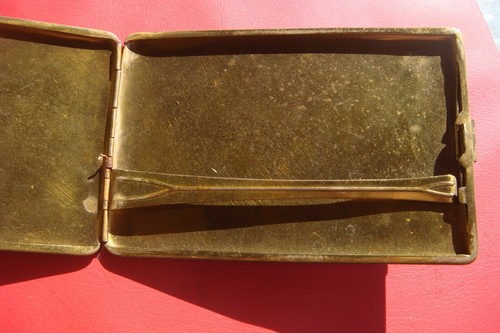 ANTIGUO ESTUCHE PARA CIGARRILLOS ART DECO NEGRO Y DORADO LATÓN SUPERIOR - Imagen 10 de 18