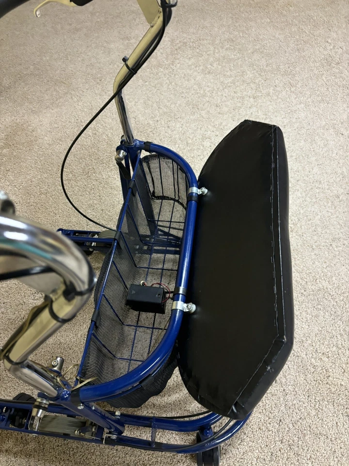 Caminante Instep Mobility U-Step con guía láser, asiento y cesta - Buen estado Foto 2 de 4