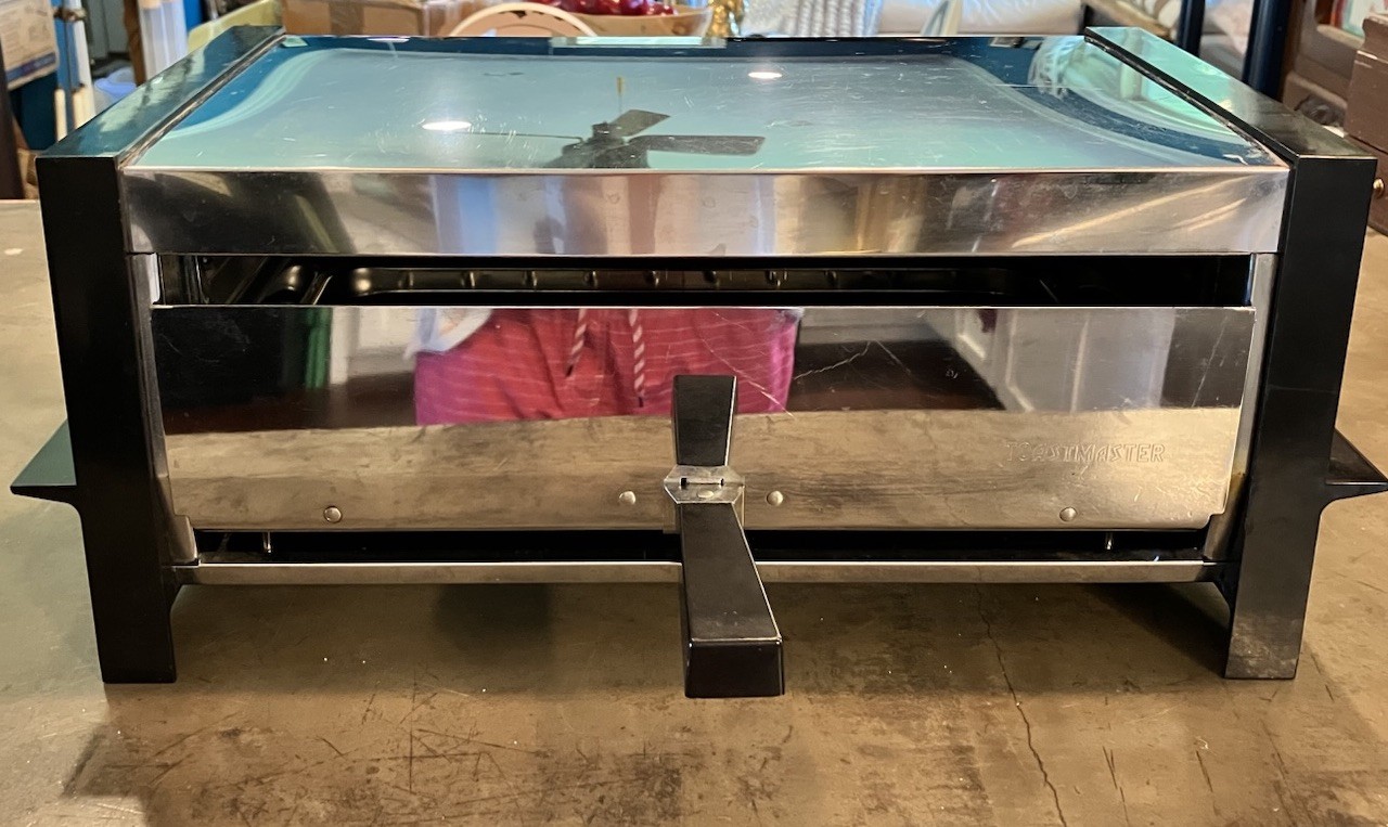 Vintage Toastmaster Tabletop Oven / Toaster Oven / Broiler Model 5211 1300W