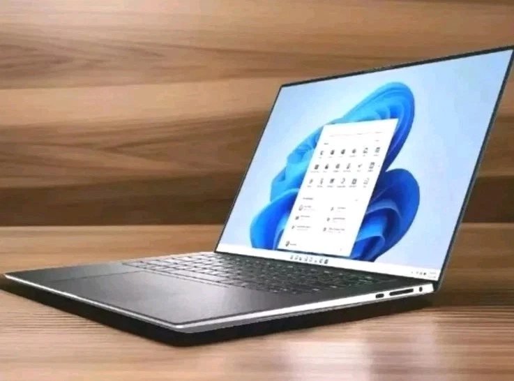 Dell Precision 5550 15,6" i7 RAM 32GB SSD 512GB NVIDIA T1000 4GB WIN11 - Immagine 3 di 4