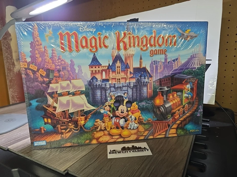 Disney Magic Kingdom Parker Brothers Board Game 2004 100% Complete NEW/Sealed - Image 2 of 4