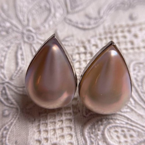14k White Gold & Mabe Pearl Earrings 22.2x15.0mm 7.0g Sakura Pink, Silicone Hook - Picture 13 of 13