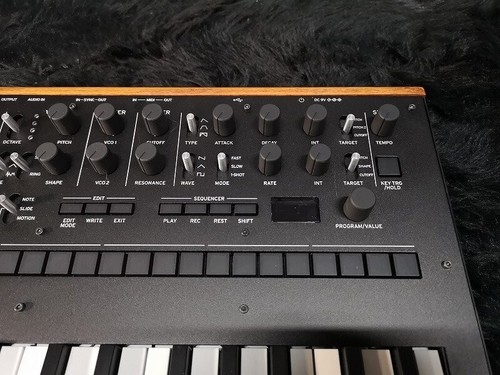 KORG monologue BK KORG monologue monophonic analog synthesizer 25 keys Used - Picture 3 of 10