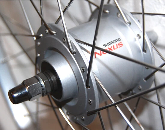 26 Zoll Vorderrad Laufrad mit Nexus Nabendynamo Alu Kastenfelge silber - Bild 2 von 3