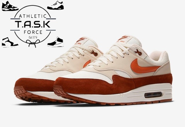 air max 1 mars stone on feet