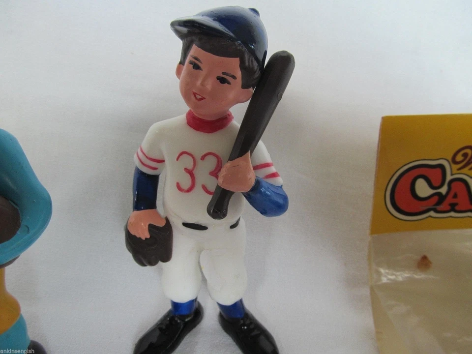 Lote De Colección Wilton Cake Toppers Baloncesto Fútbol Béisbol Adolescente Swingers Foto 4 de 4