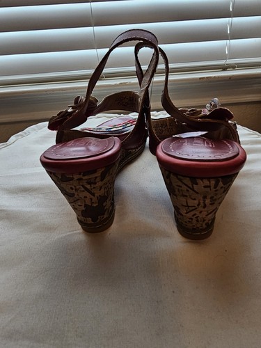 L'Artiste Spring Step LANDY-RDM Red Leather Floral Wedge Sandals Sz 42 - Picture 3 of 8
