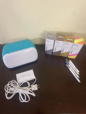 Cricut Joy Machine Bundle (Smart Vinyl + Mat Included!) Used once 