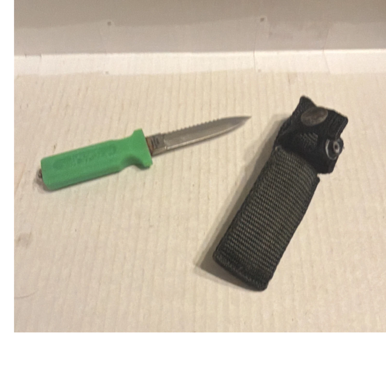 Wenoka 9020 Stainless Japan Serrated Fixed Blade Dive Knife Green Handle Sheath
