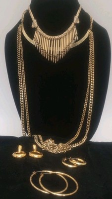 5 Pc. Jewelry Lot Gold Tone 2 Necklaces, 3 Sets Earrings