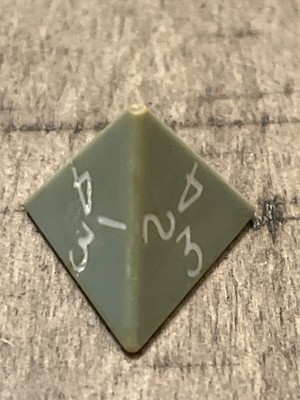 Vintage Mentzer d4 sky blue rpg ad&d dice 120823@