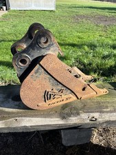 Rhinox Mini Digger Bucket 9” Takeuchi TB014 TB015 TB016 Used Only One Job!