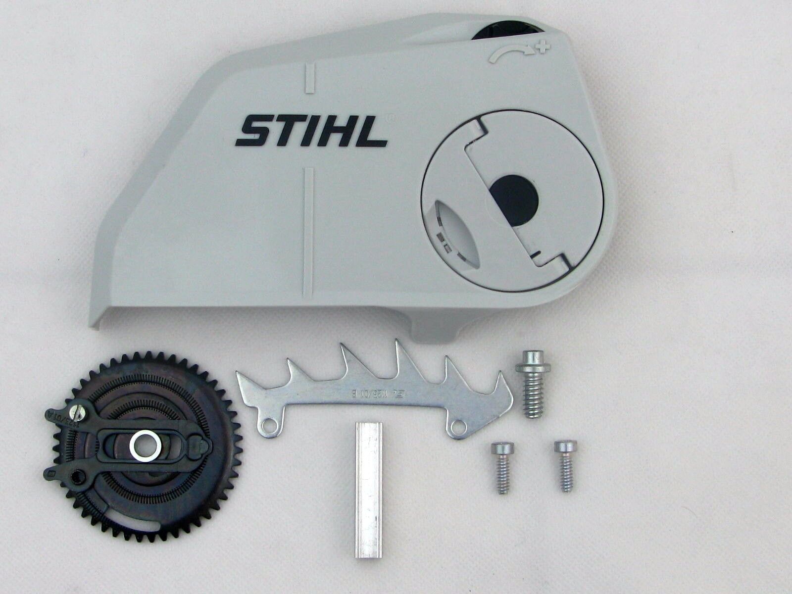 Шина stihl ms 180. Натяжитель цепи штиль 250. Крышка натяжения цепи Stihl 180. Крышка цепи для бензопилы штиль 180. Крышка натяжителя цепи Stihl MS 180.