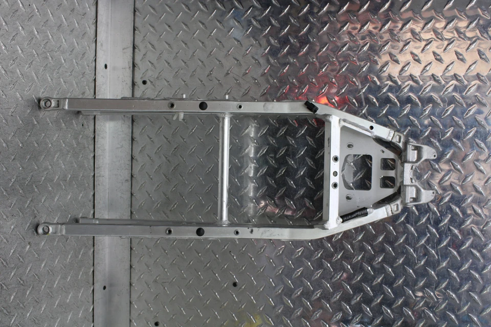 Aprilia Tuono V4R Aprc 2014 ABS subchasis trasero submarco trasero Foto 4 de 4